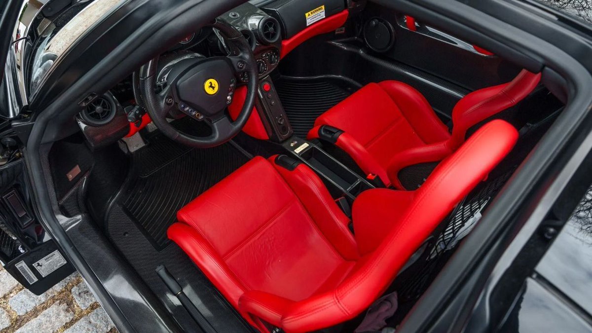 Retromania4ever's tweet image. ✅⬜🟥 2003 #Ferrari Enzo