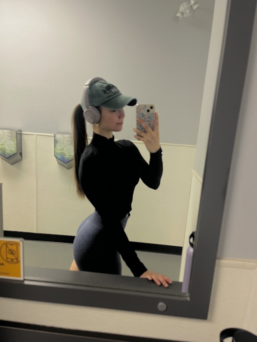 JFHaileyy's tweet photo. the bakery is open 🍰 https://t.co/neUaVX19K0