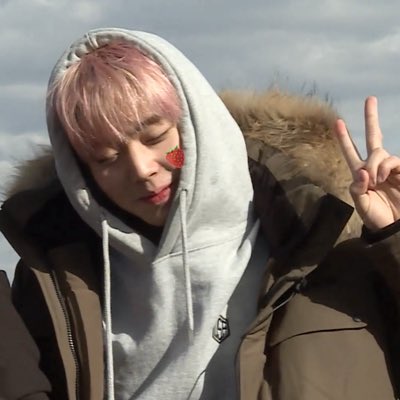 욍 tweet media