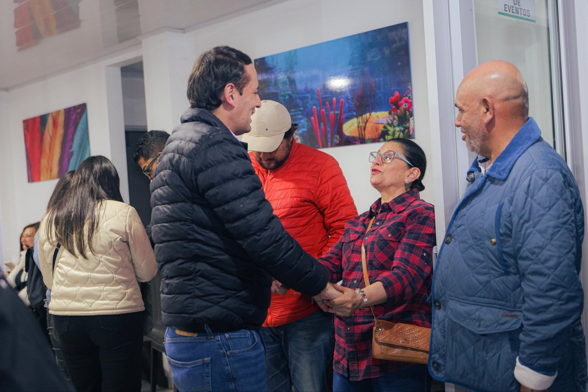 ingwilmerc's tweet photo. Hoy, en nuestro tour de gratitud, llegamos a la provincia Centro, al municipio de Tuta, junto a nuestro representante electo Yamit Hurtado, para compartir con su gente y agradecer de corazón el respaldo que hizo posible este resultado.

Nuestro reconocimiento especial para el equipo liderado por Óscar Pinzón, para cada uno de los líderes y para todas las personas que, con su compromiso, su trabajo y su confianza, caminaron con nosotros en este propósito colectivo.

Una vez más queda demostrado que cuando hay unidad, convicción y amor por el territorio, seguimos avanzando y fortaleciendo este proyecto.

Gracias por creer, por trabajar y por acompañarnos en este camino. ✊🏻💚