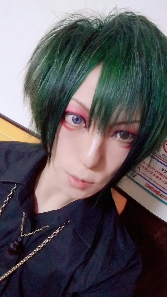 0503@新宿サイエンス
ハギャルありがとう！

何だかめっちゃブチ上がった！
全力出し切った！

出し切り過ぎたので
一旦気絶します！

今日も目が青い🫠

またね👋

#ヴィジュアル系 #v系 #visualkei #visual_kei #オッドアイ #ヘテロクロミア