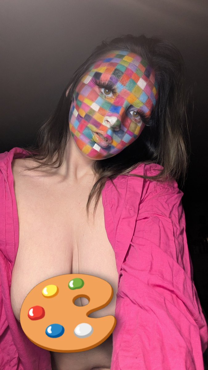 RckNRllnBtch4U tweet media