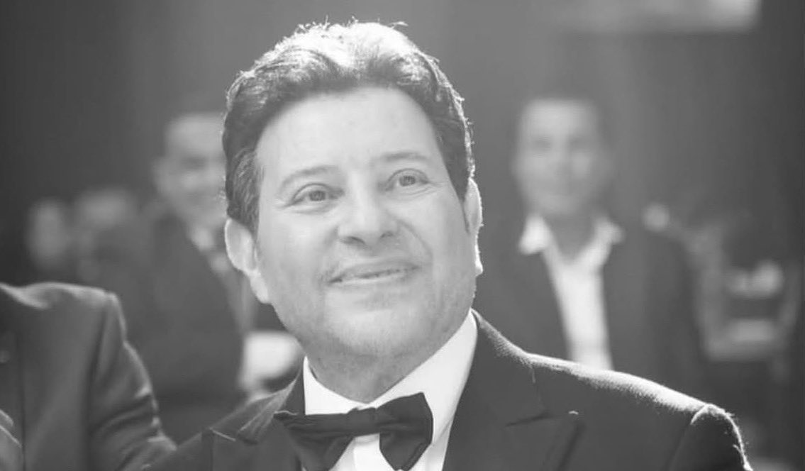 وفاة أمير الغناء العربي #هاني_شاكر بعد صراع
مع المرض ، توفي في العاصمة الفرنسيه باريس 
عن عمر ناهز ال٧٣ عام 
الله يرحمه ويغفر له ،، أخلاقه وطيبته يشهد بها الكل😔🙏🏽