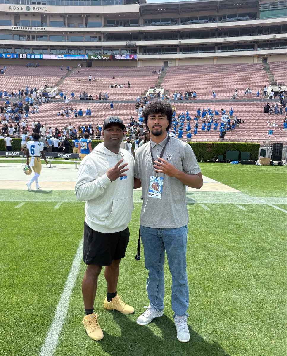 elijah_tuua's tweet photo. I had a great time at the Rose Bowl yesterday watching the @UCLAFootball Spring Game. The energy was great. 4’s 🆙 Go Bruins!

@CoachBobChesney @CoachSamDaniels @UCLAFootball @boscofootball @boscofb @traeucla @giant_skillz @RMLineman @adamgorney @BlairAngulo @GregBiggins https://t.co/NPoPtb6DHQ
