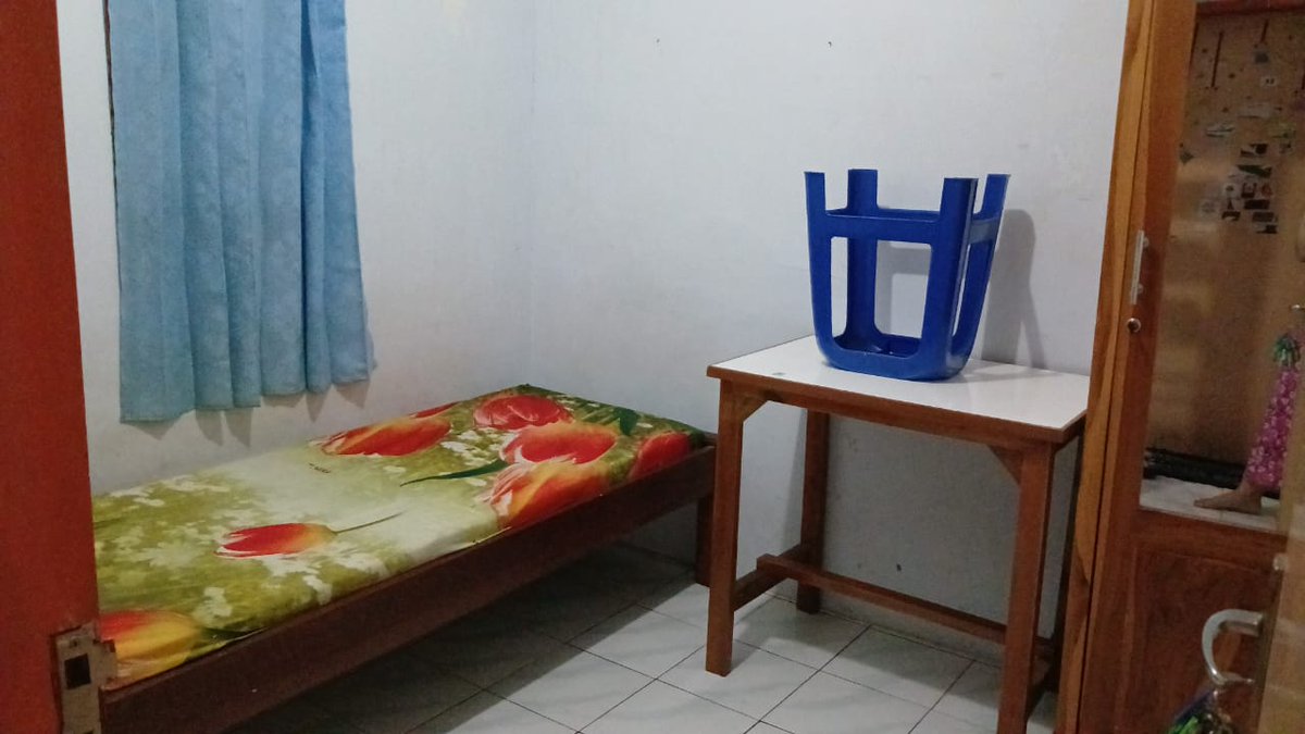 eksplisits's tweet photo. KOS UMM KAMPUS 3 SAMPING POM
- Kasur
- Lemari
- Dapur Umum
- Kulkas
- Mesin cuci (ga kefoto)
- Parkiran
- KM Luar
- Ada kamar yg jendelanya ngadep dunia luar

CUMA 500RB AJAAAA!
Jl. Tlogo Al Kautsar 51, Ngga perlu nyabrang kalau ke UMM.  Enak poll. https://t.co/kYT1MNrQzB https://t.co/JtMf5WumaA