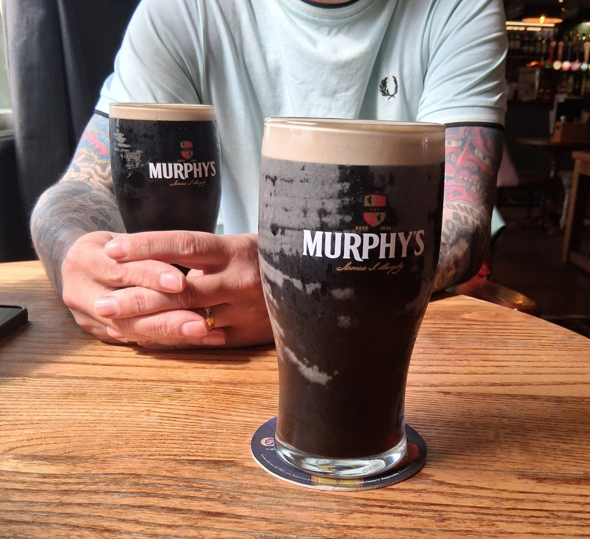 MrsG3124's tweet image. Suns out so a few pints @PintsBeauty  @adiFamily_ enjoy your Sunday all u stompers 🍻🍻🍻 #SKA #SHARP