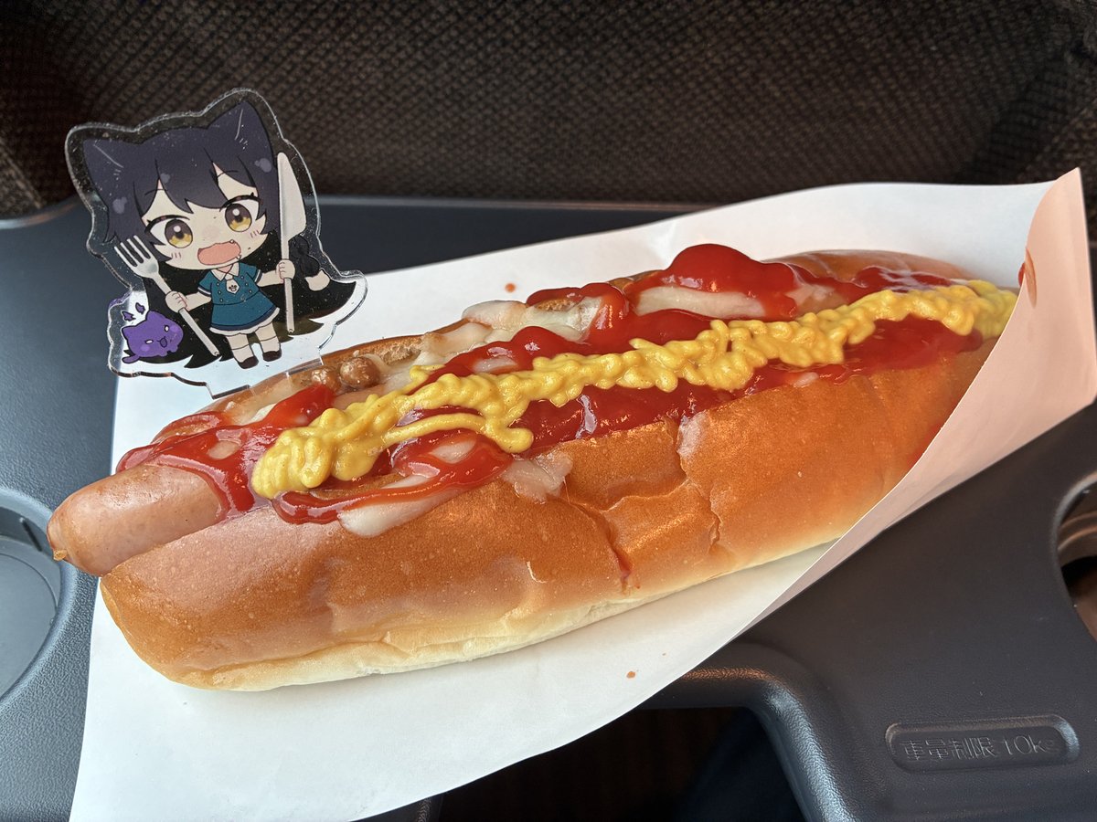 ashibell's tweet photo. チーズ納豆ドック　豪快にかぶりつこう！
 #モニねこ https://t.co/lbyQToCDUU