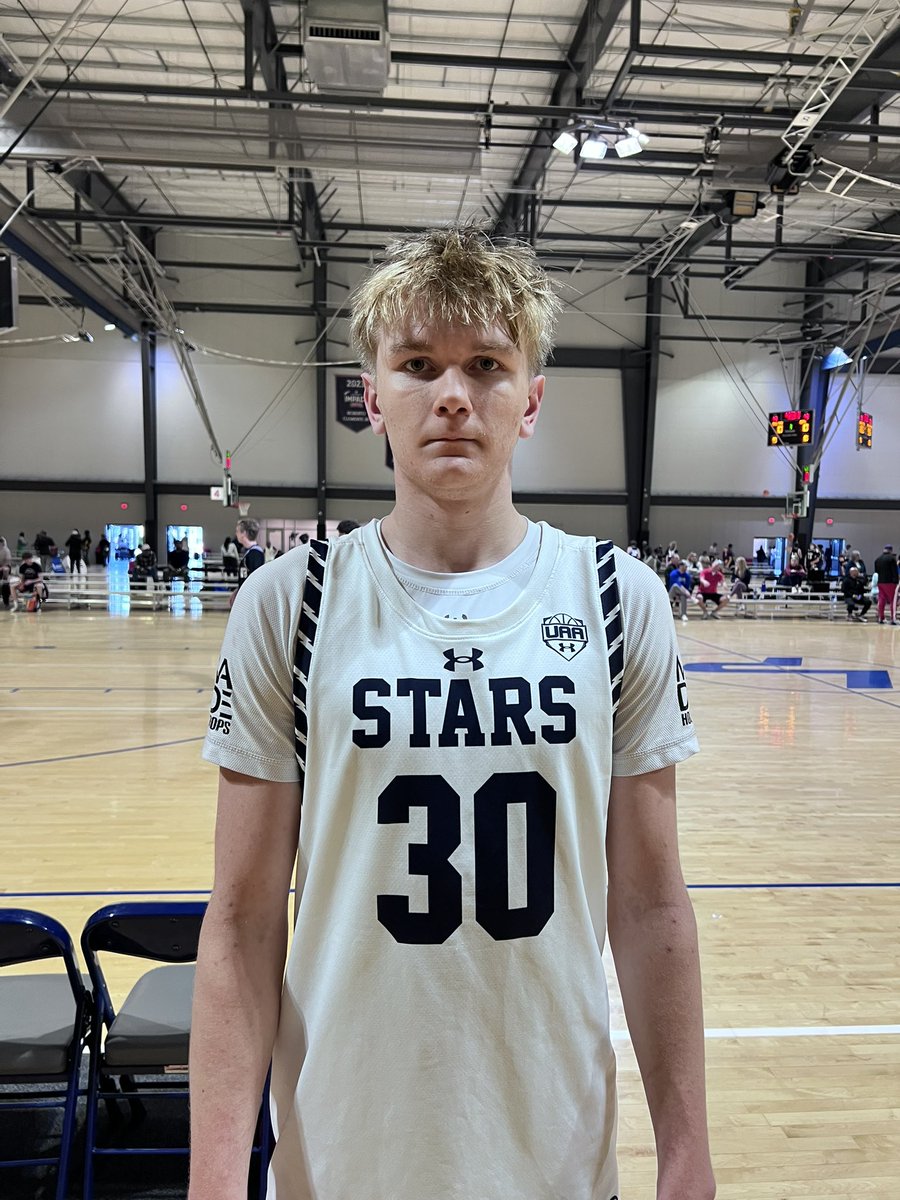 CoachCyp_FDL's tweet photo. Caleb Marshall and Aaron Adams combined for 35 points as Stars earned a hard fought victory over team Bo Bell. Marshall finished with 17, making 5-3’s in the process while Adams scored 18, doing a good job of putting consistent pressure on the rim. https://t.co/2qz2SK4GdP