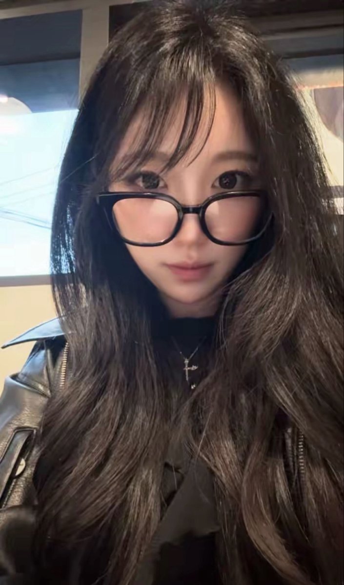하3 tweet media