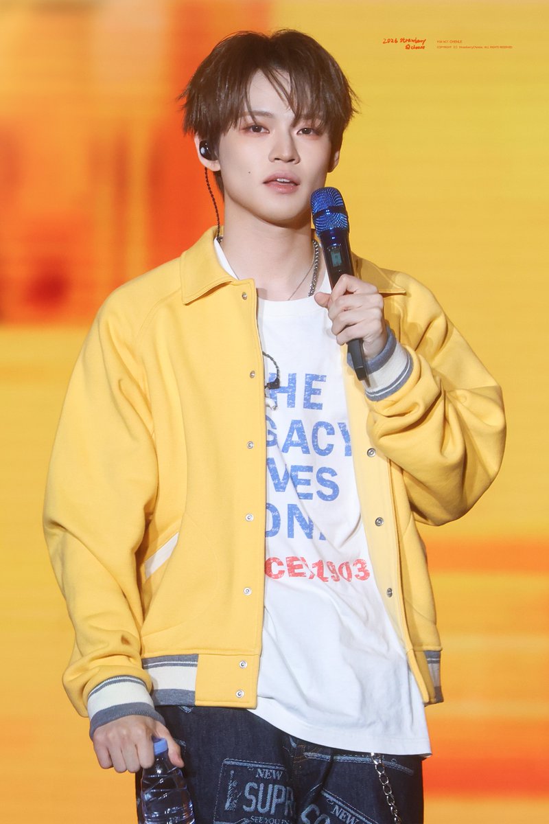 𝐒𝐭𝐫𝐚𝐰𝐛𝐞𝐫𝐫𝐲𝐂𝐡𝐞𝐞𝐬𝐞. tweet media
