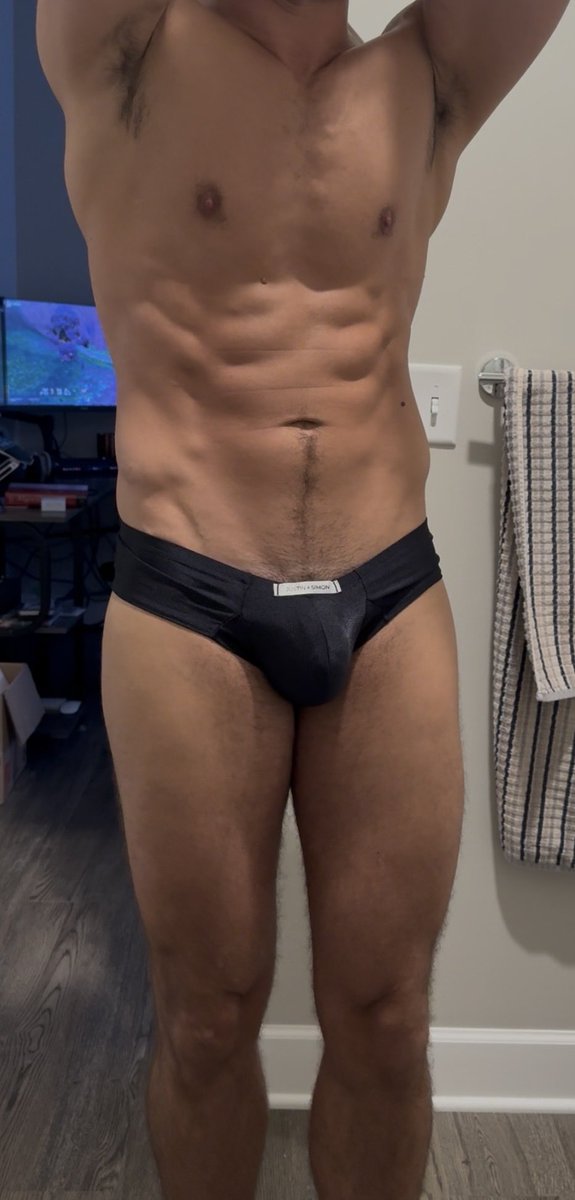 CarterUnchain's tweet photo. Who wants to trace the outlines?  #thirsttrap #faceless #gay https://t.co/3ltG39o7n8