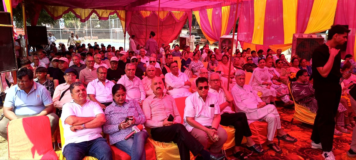 bjp_seema's tweet photo. सेक्टर 16 फरीदाबाद में एम 3 एम फाउंडेशन के ‘लक्ष्य’ कार्यक्रम के अंतर्गत फुटबॉल, बैडमिंटन एवं बास्केटबॉल मैदान का लोकार्पण शेर ए हरियाणा, हरियाणा सरकार में कैबिनेट मंत्री एवं फरीदाबाद विधानसभा क्षेत्र के जनप्रिय व लाडले विधायक भाई श्री Vipul Goel जी द्वारा हुआ। https://t.co/6aE3EZDMJL