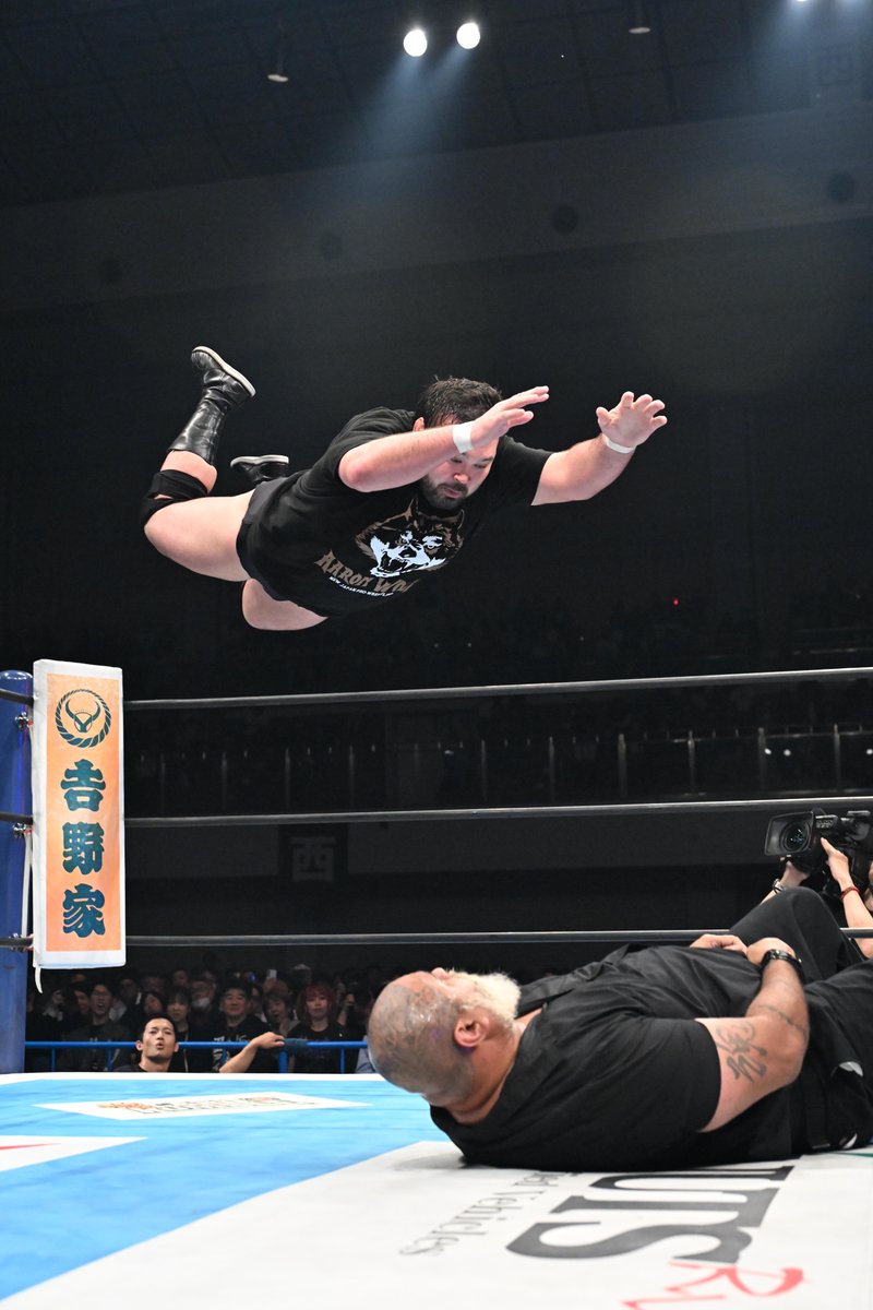 njpwglobal's tweet image. Revenge achieved!
Aaron Wolf defeats Don Fale at #njDONTAKU after months of attacks and interference!
Full report:
njpw1972.com
Watch the replay:
watch.njpwworld.com/details/62693?…
#njpw