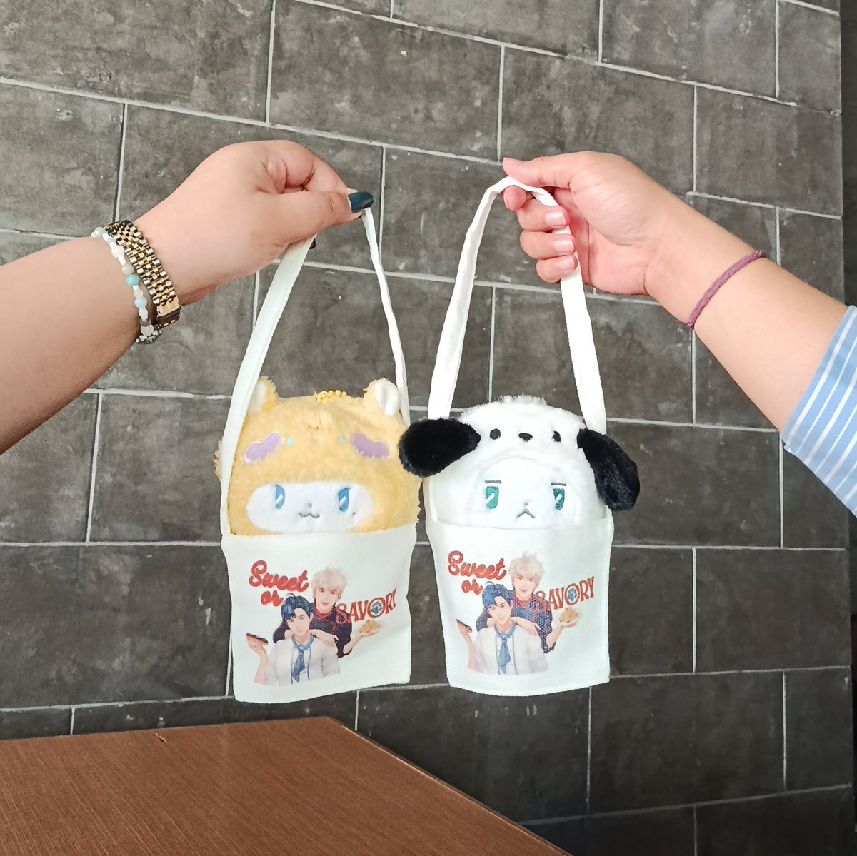 2chxnyeol's tweet photo. /)  /)
ପ(˶•-•˶)ଓ ♡
   /づ  づ 🍰: @plave4plli

Our table winning streak is back ✨ thank you so muchhh hihi~

Here's a little photo dump from the event earlier, until next time~ (⁠~⁠￣⁠³⁠￣⁠)⁠~💙❤️

↬ #SweetOrSavory
#PuppiezCSE🐾
#댕댕즈 https://t.co/qTjGomMqF4