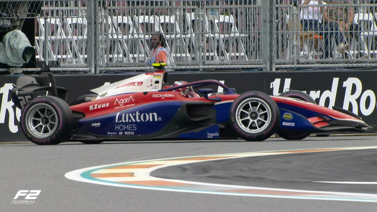 Formula2's tweet image. Bennett's gamble doesn't pay off as he goes for a spin - he has boxed for Wet tyres

#F2 #MiamiGP