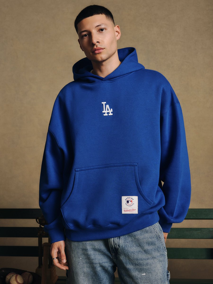 Mitchell & Ness tweet media