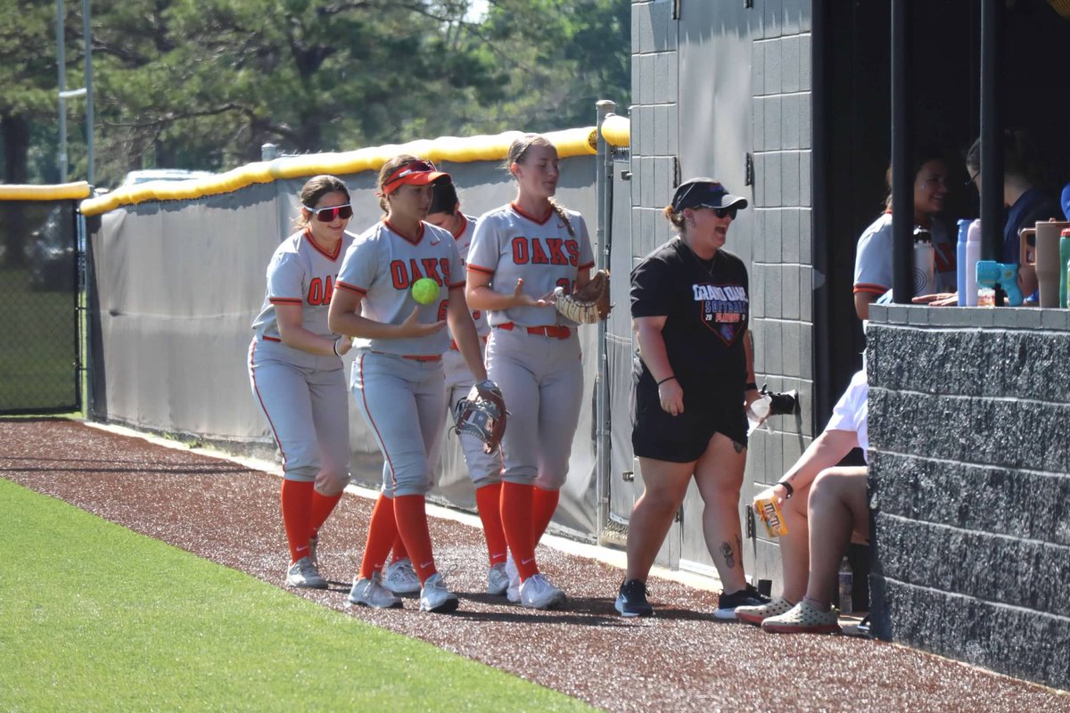 🏆 AREA CHAMPIONS! 🏆
HUGE Series and it doesn’t happen without incredible leadership on the sidelines.

A massive THANK YOU to Coach Miller, Coach OB, Coach Parsons, and Coach Mays!

This Area Championship is a testament to the culture you’ve built and the standard you've set.