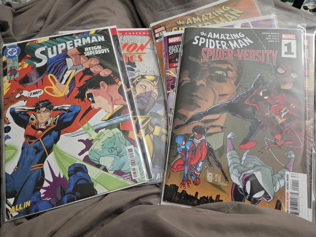 Superaustin152's tweet image. Also got some normal comics too.
About to read Tales of the TMNT I've been really liking that series.
I already read PR Prime and I wish that went on longer I really enjoyed it and there's stuff left unresolved. 
#Comics
#Comic