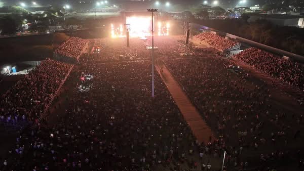 sinreservas620's tweet image. 🎤 #Entérate | Enrique Iglesias enciende la Feria Tabasco 2026

La Feria Tabasco 2026 vivió una noche inolvidable con la presentación de Enrique Iglesias en el Foro Tabasco.

🌟 Miles de asistentes se dieron cita en Villahermosa para disfrutar de sus más grandes éxitos, en un