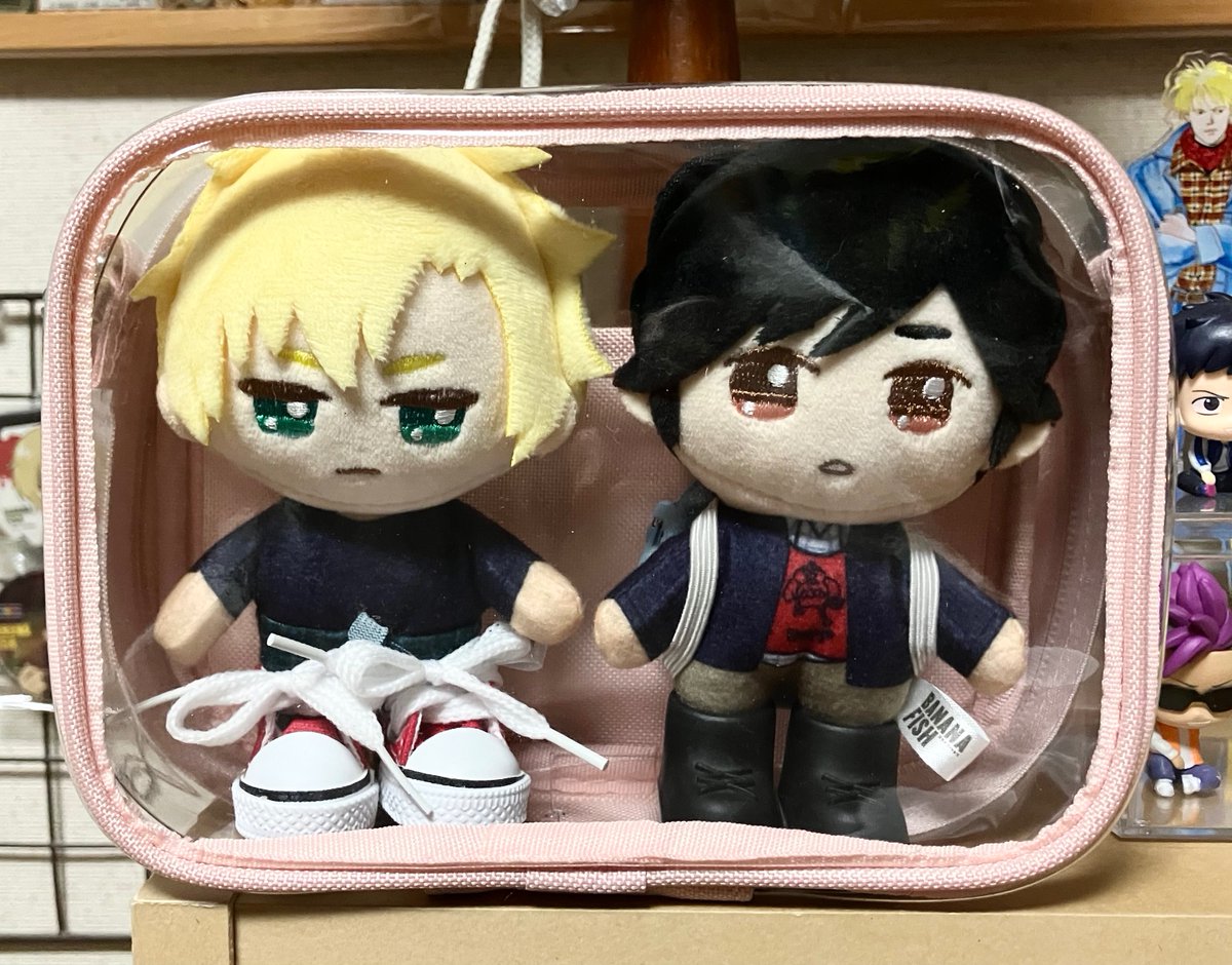 gamiko815's tweet photo. グ🦪センさん帰りに野暮用で浅草橋に寄ったんですが、前から欲しいなぁ〜と思ってたぬい用ポーチ🧸発見して即買いしてしまいました😅
家に帰って早速ポーチに🐱🐰を入れてみたらめちゃくちゃ可愛い〜！😍💕
今度からコレに入れて一緒に出かけようと思います☺️🎶 https://t.co/gdPPBEtAMg