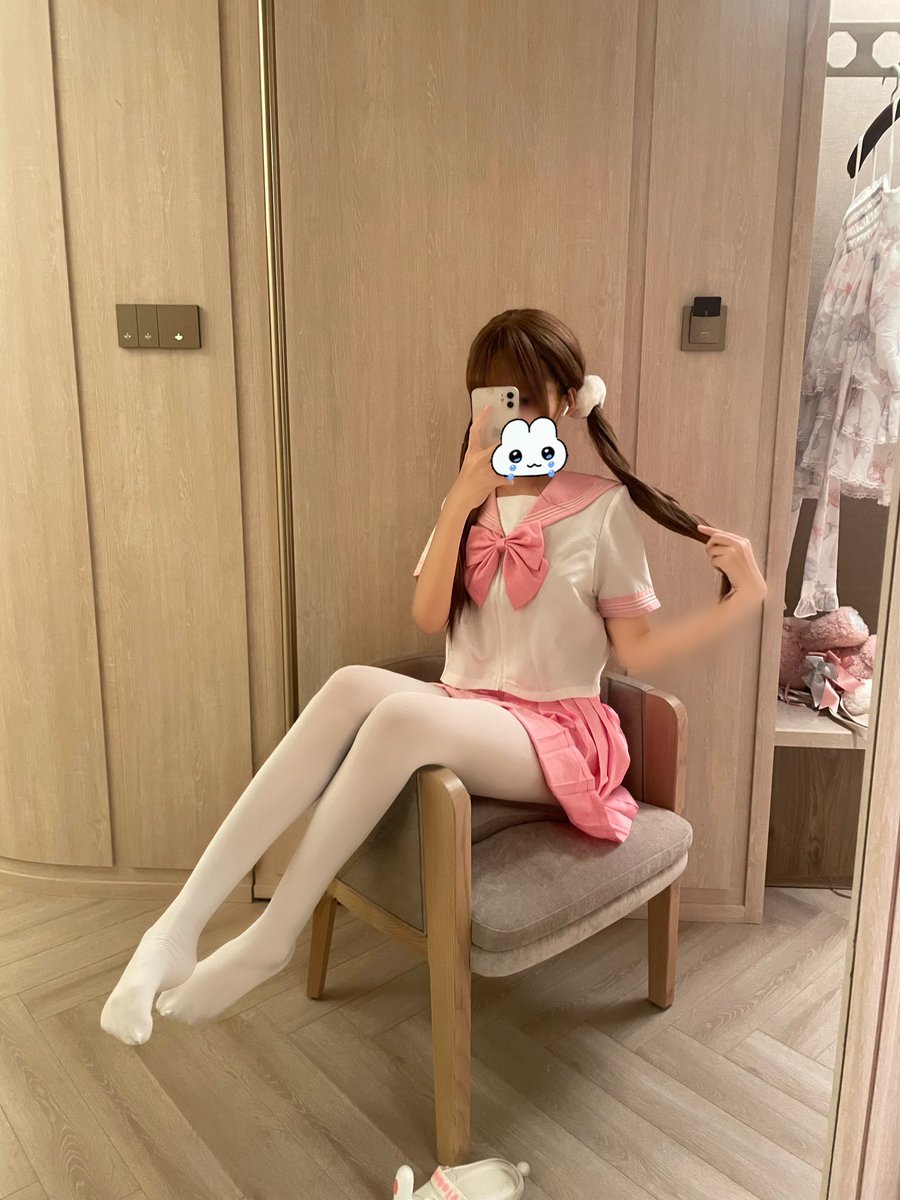 2938927272x's tweet image. 我就是想闹 然后有人哄 就是这样 非常简单 ＃萝莉 ＃puppy