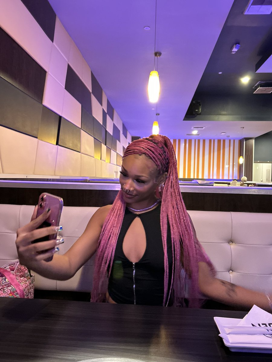 𝒫𝒾𝓃𝓀𝓎 ✩ 𝐅𝐈𝐍𝐃𝐎𝐌 (May 2nd 🎂) tweet media