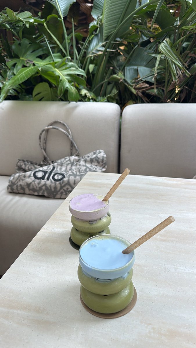 yarimarcano_'s tweet photo. Matcha after Pilates is always a good idea <3🍵 https://t.co/aYIPl0q6vM