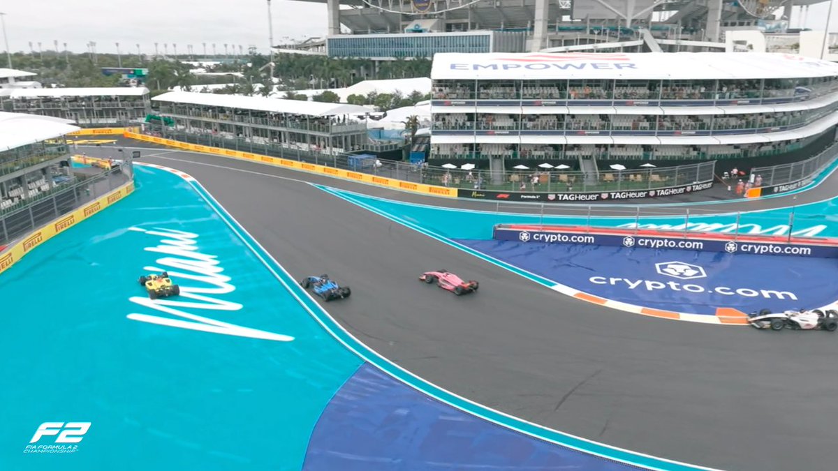 Formula2's tweet image. 1 MINUTE REMAINING

ABSOLUTE CINEMA 🍿🍿🍿

1️⃣ BEGANOVIC
2️⃣ MINI ⬆️
3️⃣ CAMARA ⬇️

#F2 #MiamiGP