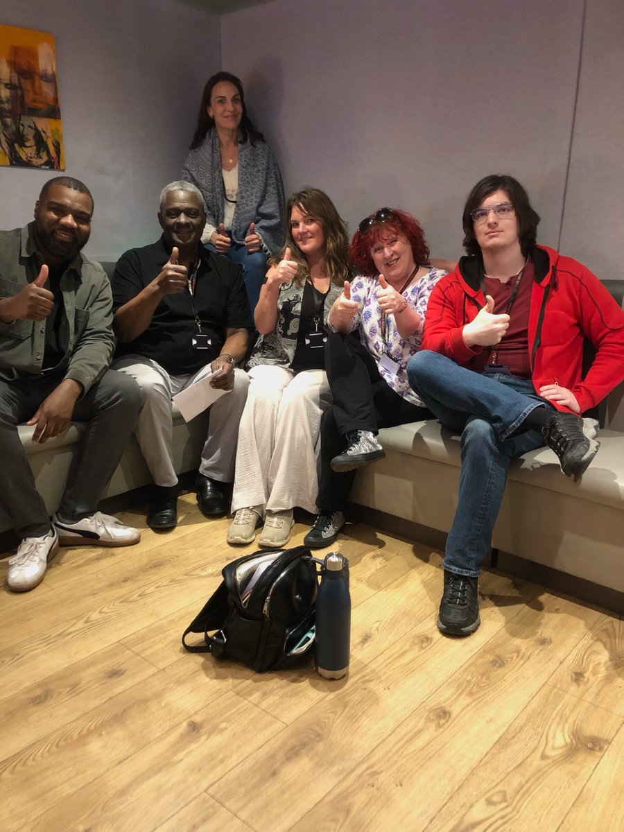 theshowreel's tweet image. Unlock Your Voice: Intro to VO Workshop:

Ever been told you have a "voice for radio"? Stop wondering and start recording.

Interested? Get started &amp;amp; sign up here: bit.ly/3QwUyrp

#voiceover #VoiceoverWorkshop #voiceovertraining