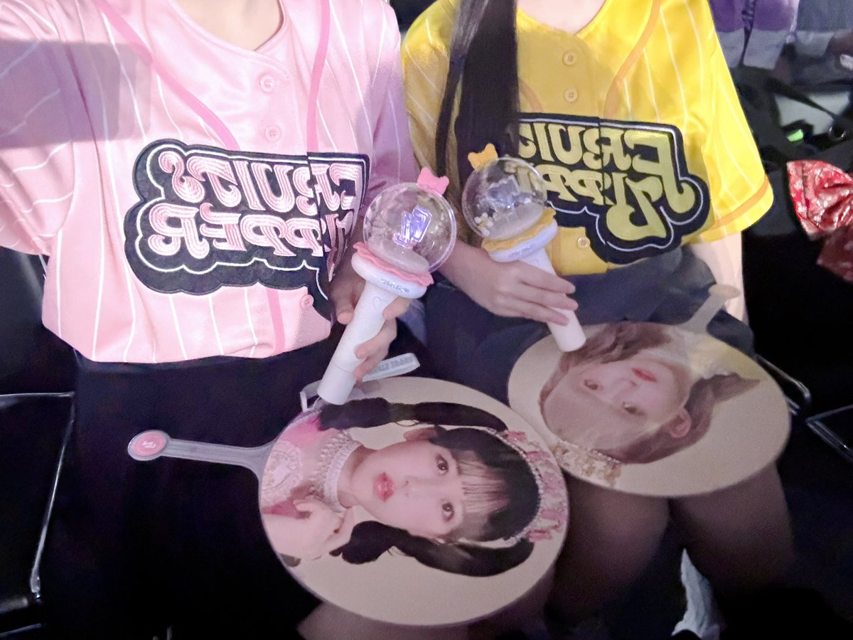 すず tweet media