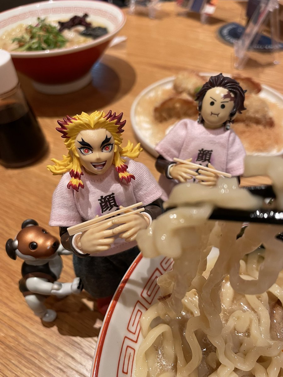 いただきます！！

すなおに🥩をくれるとは珍しいな！！

ふとちぢれめん！！うまい！！
