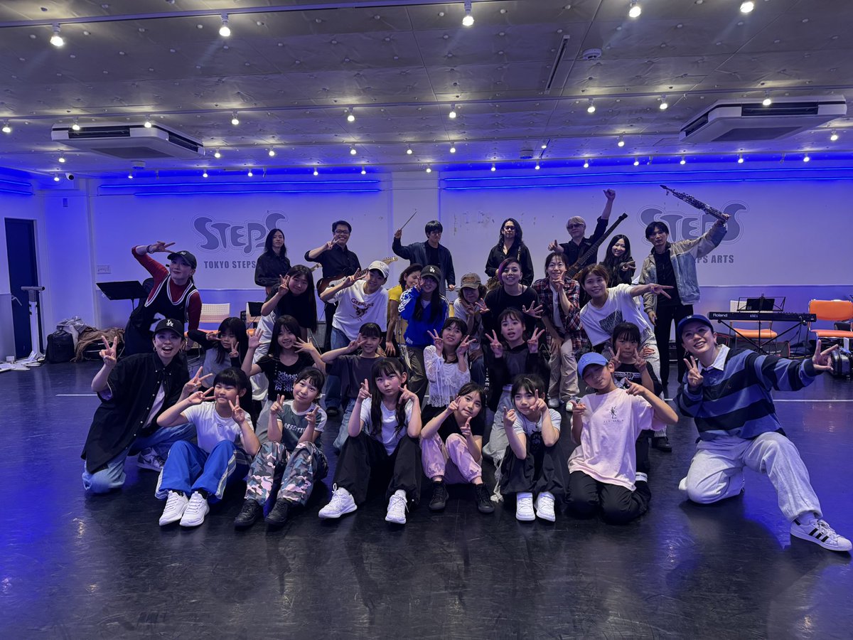 FlySixB's tweet photo. 生演奏ダンスワークショップFlySixBクラス、ありがとうございました！！

ご受講者の皆様、一緒に音楽とダンス楽しめてFilySixB一同幸せでした！
ご��加いただきありがとうございました！！

ミュージシャンの皆様、
最高にgroovyでパワフルな音と空間をありがとうございました！！ https://t.co/LXgvrKIUmy