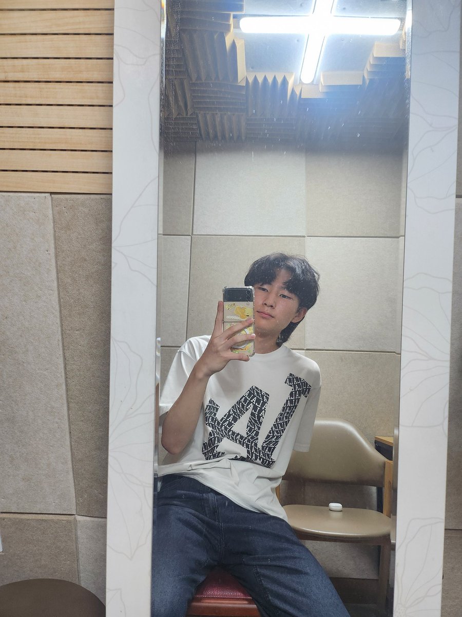 Soru0906's tweet photo. 🏳️‍🌈 동성애자
🎹 피아노 전공
🏠 창원시 거주중
🎮 리듬게임, 로블록스, 마크, 브롤, 발로 함
💬 말하는 거 좋아함

#ㄱㅇ #ㄱㅊㅅ #게이 #게친소 https://t.co/kuoUhIre78
