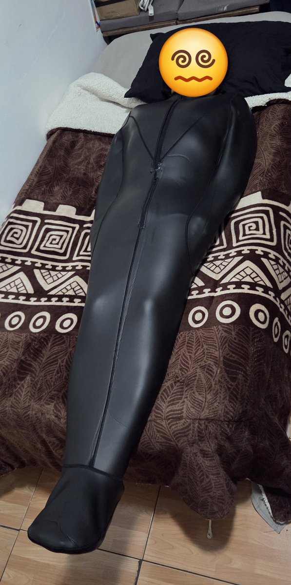 SpiderMarkx's tweet photo. Neoprene mummified🫢 https://t.co/8FZljHnzDm