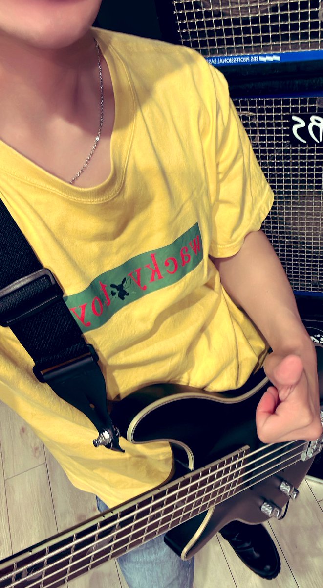 kerokero034's tweet photo. 【100人来るまでの記録🔥Day78】

10/24まであと174日❗️

今日は先輩と京太郎に時間つくって練習付き合っていただきました‼️
本当にありがとうございました😭

投稿頻度減るかも知れませんが
その分基礎練頑張って
10月のLIVE盛り上げてみせます🔥

#v系 #ベーシスト https://t.co/3xwbcRtU8E