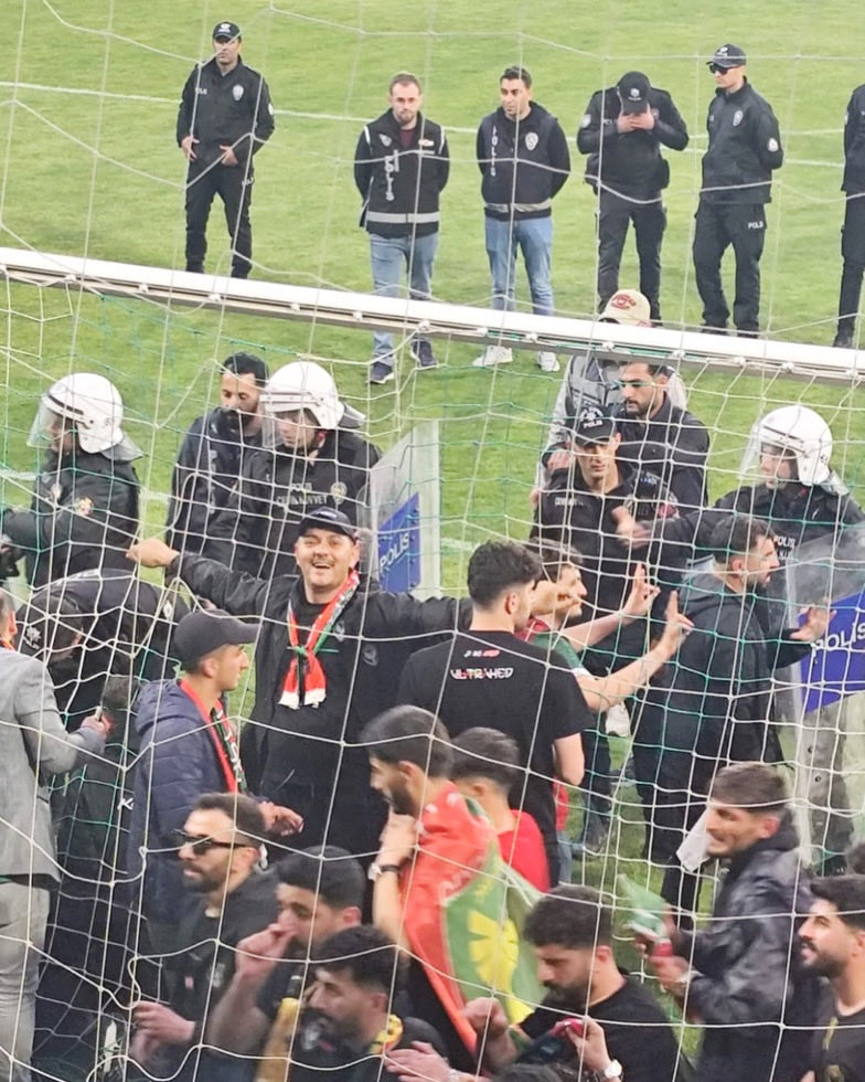 jir Fırat tweet media