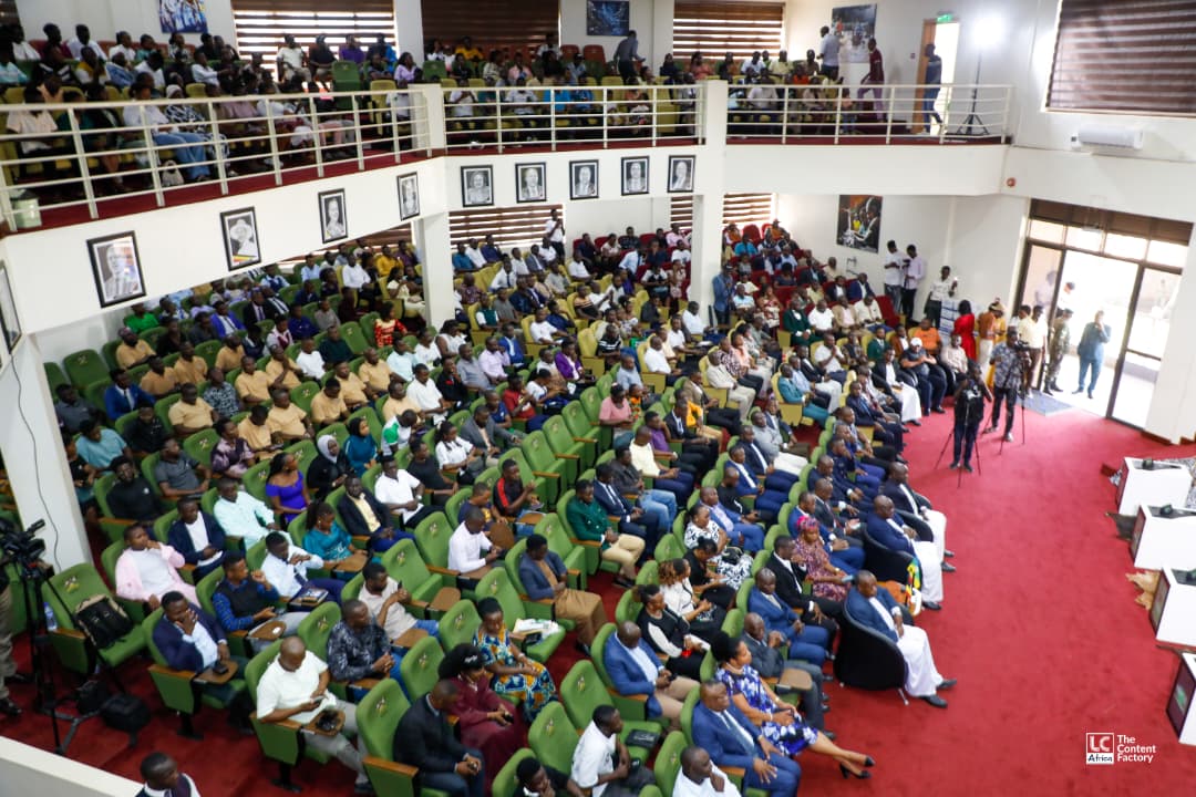 bundibugyoblogs's tweet image. A Mass numbers of Bakonzo Kampala community welcoming their Rwenzuru King His Majesty #Charles Mumbere Irimangoma @Makere University School of Health Sciences with cultural dances showing their happiness and love to the King, Long live our King 🤴 

For God and our Kingdom 
#BFF