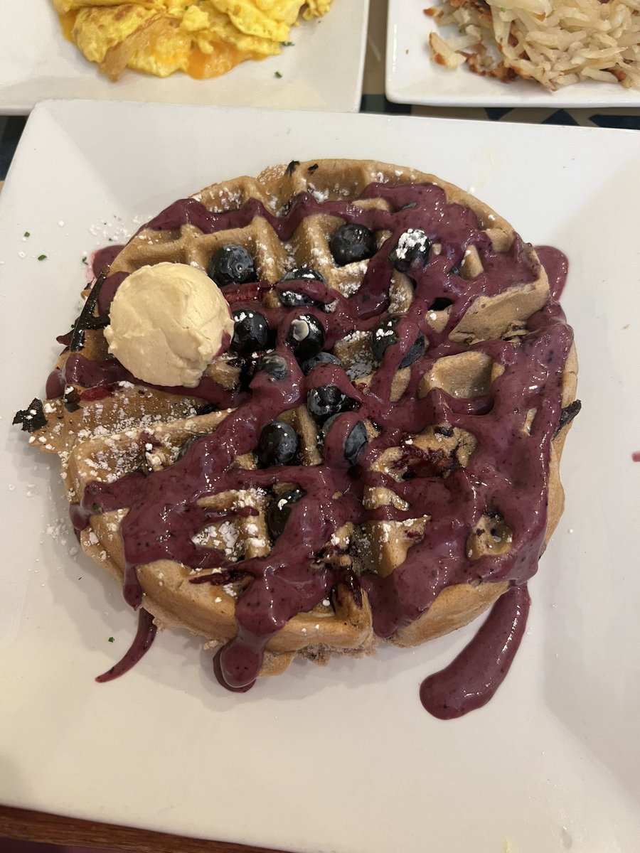 taylorannberg's tweet photo. Batter and Berries in Lincoln Park is always a treat, I wish we lived closer! https://t.co/NpB5r5Vz8x