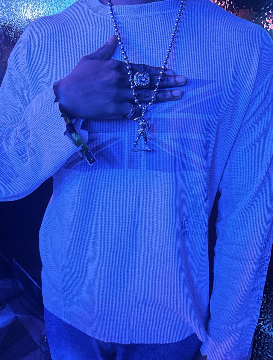 We$t tweet media