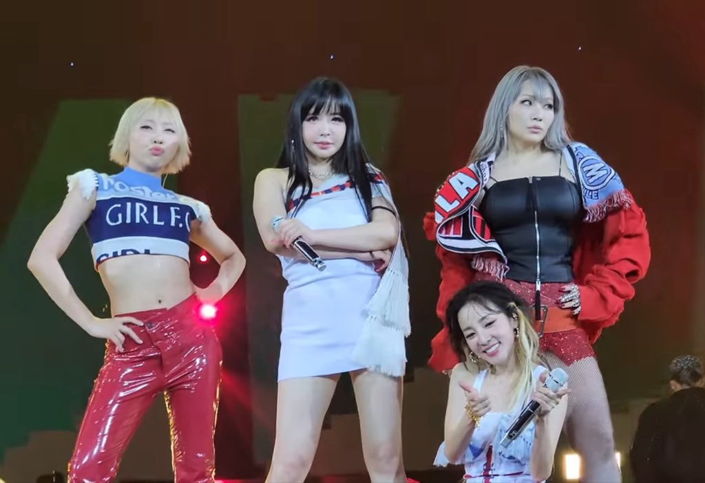 2ne1 4ever 🖤🍒 tweet media