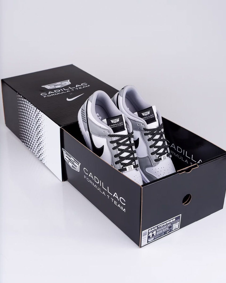 JustFreshKicks tweet media
