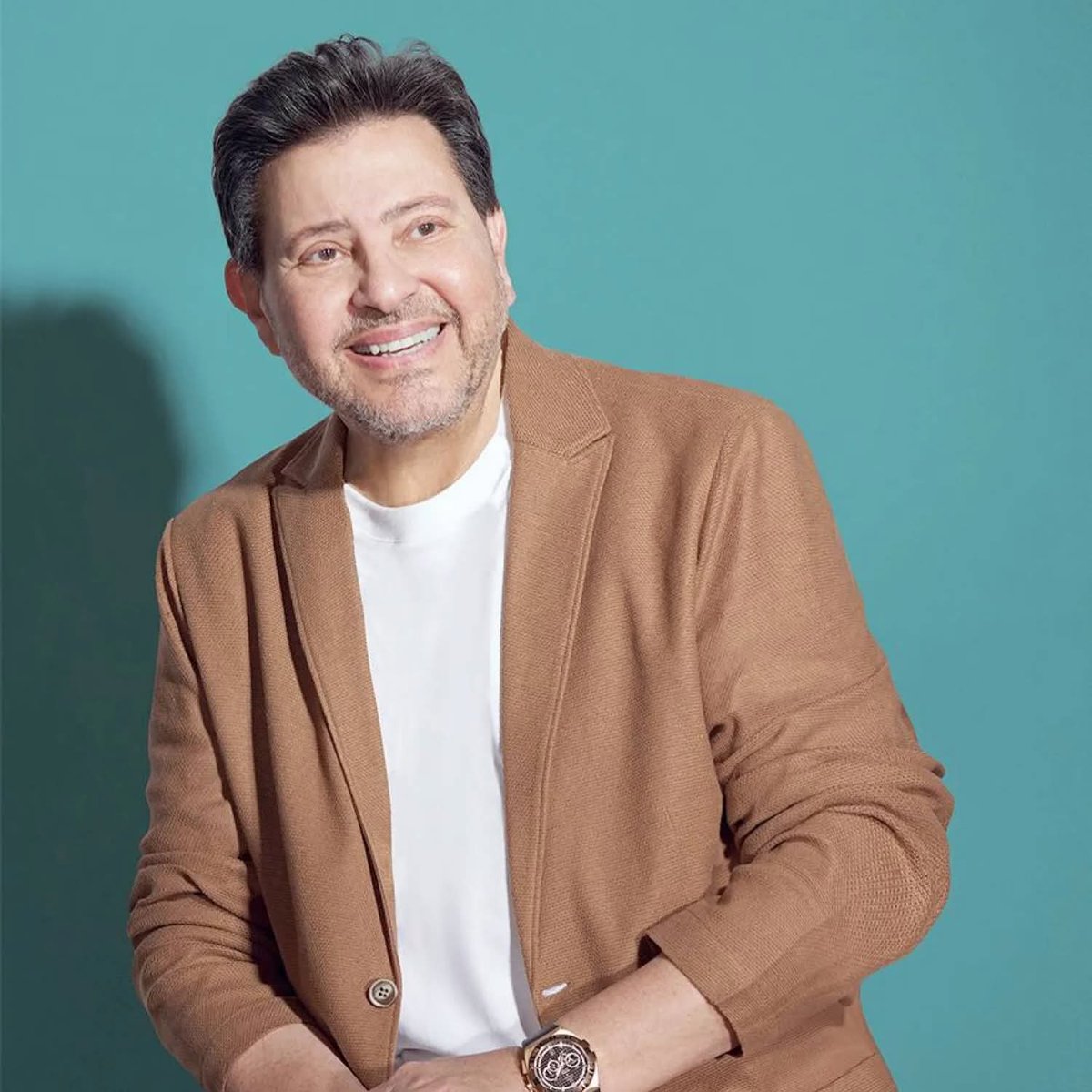 أسطورة فنية لن تتكرر في زمن فني رديء.....  الله يرحمك 💔🙏 نسيانك صعب اكيد 
#هاني_شاكر