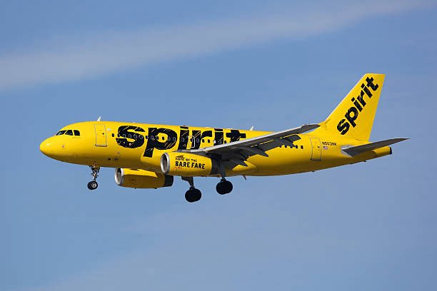 StanHalen165255's tweet image. Delta hands out headphones, American hands out almonds, Spirit handed out Bonnets, we are clearly different....😁 #Spirit #fatigue