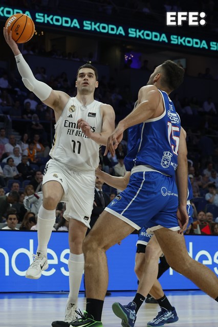🎩Mario Hezonja entra en el club de los más de 50 de valoración con Scola, Mickeal y Landesberg

🏀Los estratosféricos números del croata👇
40 puntos, 11 rebotes y 6 asistencias para 53 de valoración.

🔝 Y jugando menos de 30 minutos, algo inédito hasta ahora.

#LigaEndesa