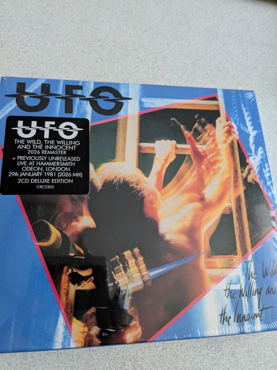 tiga_sky's tweet image. 届いた🛸
セルフプロデュースのポール・チャップマン期に限らず私的三指に入る(隠れた)傑作。
#PaulGilbert 氏も激賞!!

#UFO