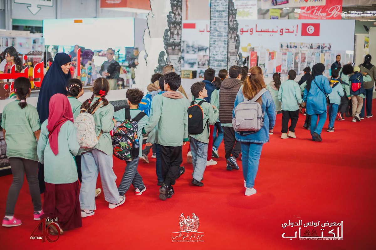 TapNewsAgency's tweet image. #Tunisia: The #Tunis International Book Fair wraps up Sunday after 10 days showcasing over 148,000 titles from 35 countries, with strong public turnout, incl. record 35,000 visitors in single day, along with solid sales but also organisational issues, incl. poor signage. #TAP_En