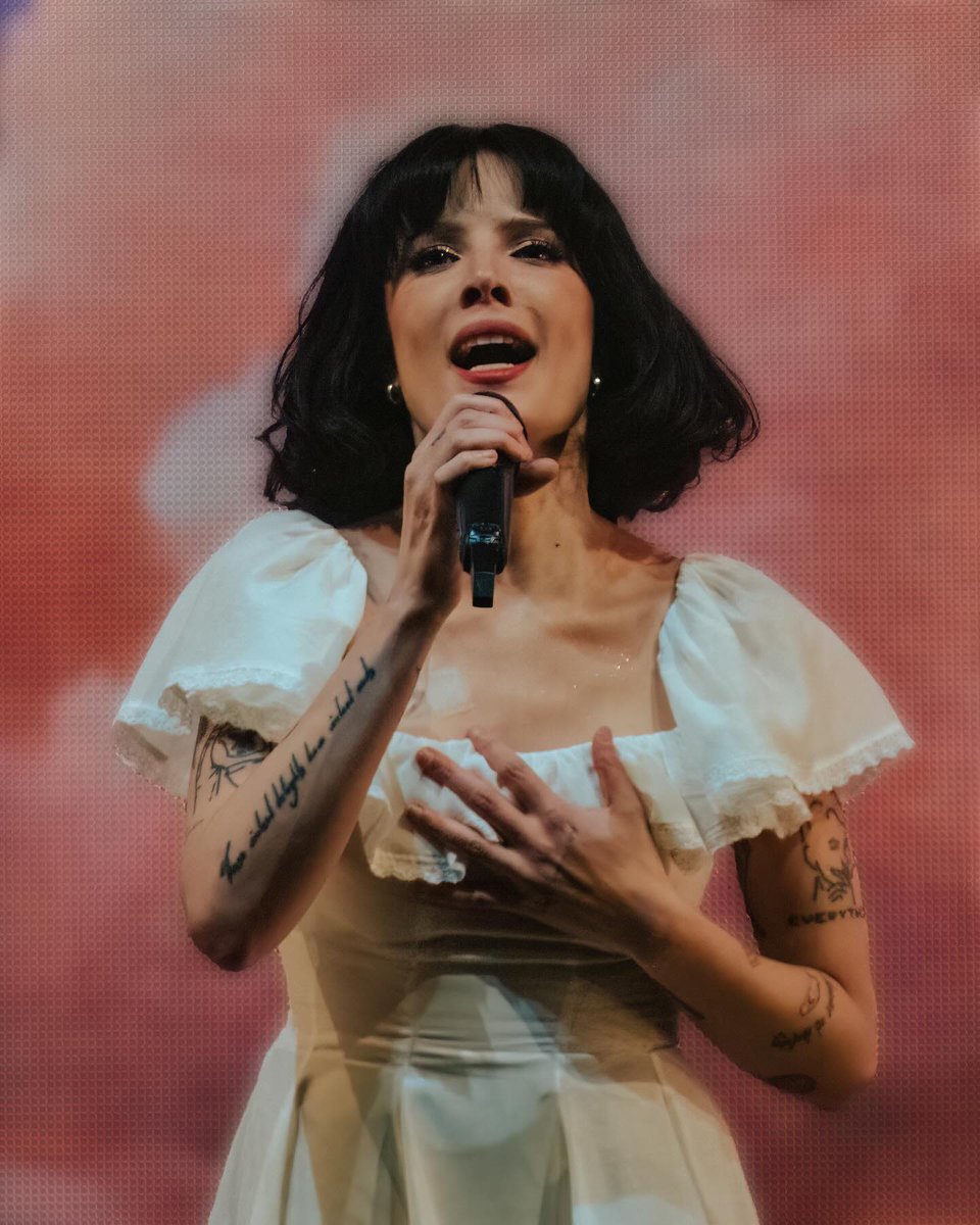 Halsey Archive tweet media