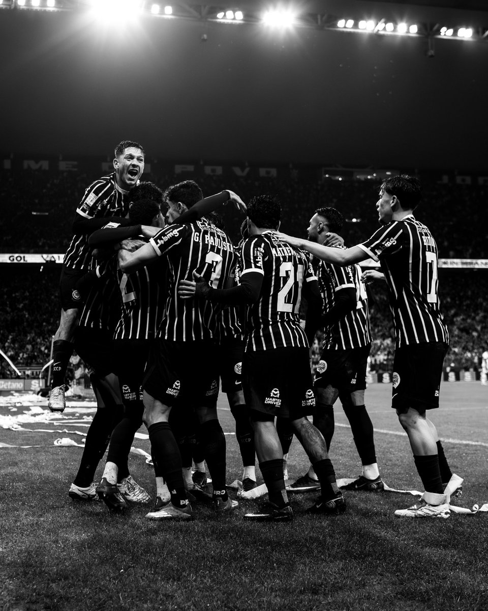 Noitedecopa's tweet photo. Clássico Majestoso em Itaquera :
  
⬛ 2014 - Corinthians 3x2 São Paulo
⬛ 2015 - Corinthians 2x0 São Paulo
⬛ 2015 - Corinthians 6x1 São Paulo
⬛ 2016 - Corinthians 2x0 São Paulo
➖ 2016 - Corinthians 1x1 São Paulo
➖ 2017 - Corinthians 1x1 São Paulo
⬛ 2017 - Corinthians 3x2 São Paulo
⬛ 2018 - Corinthians 1x0 São Paulo
➖ 2018 - Corinthians 1x1 São Paulo
⬛ 2019 - Corinthians 2x1 São Paulo
⬛ 2019 - Corinthians 2x1 São Paulo
⬛ 2019 - Corinthians 1x0 São Paulo
⬛ 2020 - Corinthians 1x0 São Paulo
➖ 2021 - Corinthians 2x2 São Paulo
➖ 2021 - Corinthians 0x0 São Paulo
➖ 2022 - Corinthians 1x1 São Paulo
➖ 2023 - Corinthians 1x1 São Paulo
⬛ 2023 - Corinthians 2x1 São Paulo
🟥 2024 - Corinthians 1x2 São Paulo
➖ 2024 - Corinthians 2x2 São Paulo
⬛ 2025 - Corinthians 3x1 São Paulo
➖ 2026 - Corinthians 1x1 São Paulo
⬛ 2026 - Corinthians 3x2 São Paulo 🆙
  
PATERNIDADE 🦅🔥