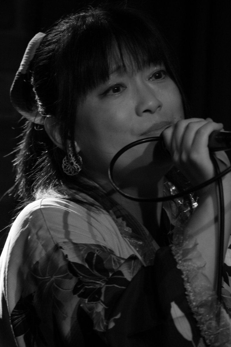 isaomusic's tweet photo. 高嶺百合さん 
レコ発主催ライブ 「咲き誇れ蒼き夢よ」 
＠大塚Welcomeback 
＃高嶺百合 #咲き誇れ蒼き夢よ #シンガー #singar #レコ発ライブ #音楽好きな人と繋がりたい #ライブ好きな人と繋がりたい #pentax #pentaxk3mkiii #pentax_da55300plm #ファインター越しの私の世界 #キリトリセカイ https://t.co/fPEMsZMcIZ
