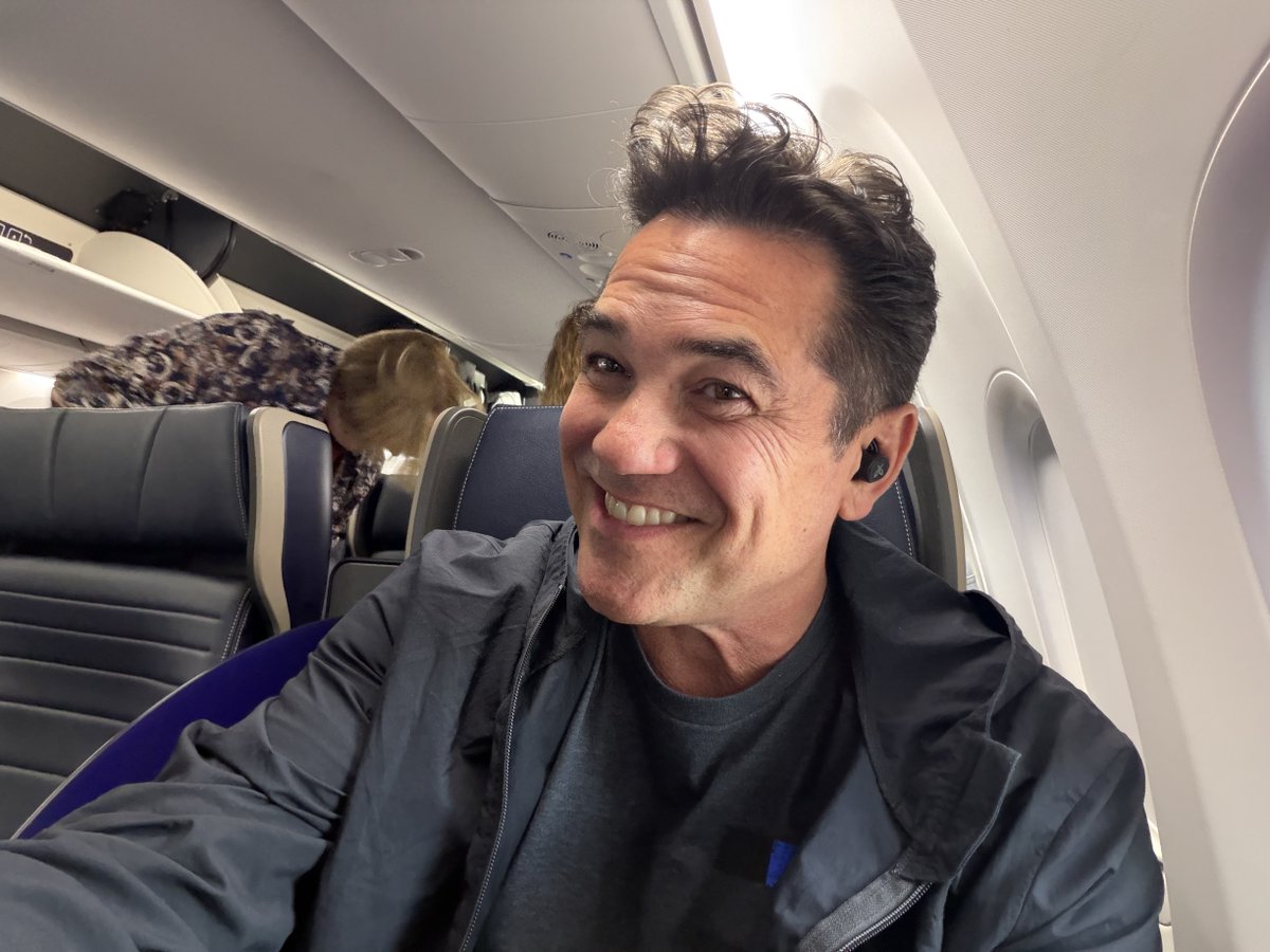 Dean Cain tweet media